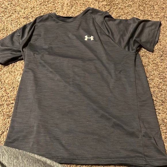 Under Armour Other - Mens under Armour short sleeve shirt
